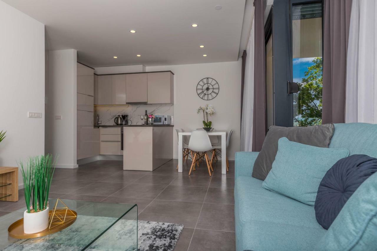 Apartments Ines Selce Exterior photo